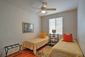 Zen Phoenix Home on Legacy Golf Course w/ Pool! - Værelse
