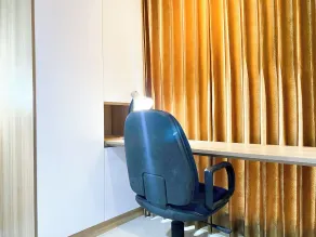 Simple Studio At Lrt City Bekasi Apartment By Travelio - Værelse