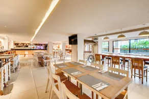 HARRIS Hotel Seminyak - Restaurant