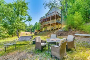 Lakefront Retreat w/ Multi-level Deck & Dock! - Interior