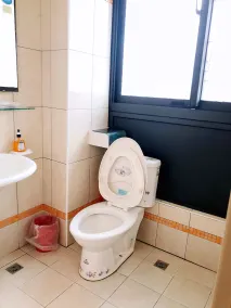 Qin's House II - Bathroom