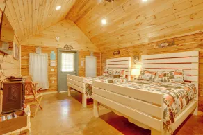 Near White River Fishing! Studio Cabin w/ Grill - Interiör