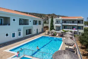 Dias Hotel & Apts - Piscine