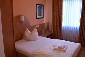 Hotel am Bahnhof - Quarto