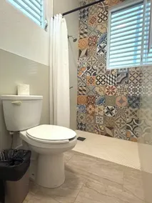 Ventana Va104 at Arecibo 681 Ocean Drive - Baño