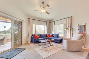 Near Lakes & Trails: Mesa Home w/ Golf Course View - Interiør