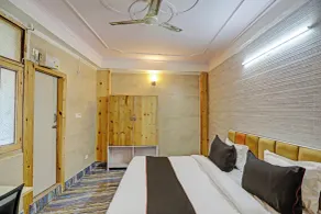 Collection O Aditya Inn Sector 66 Noida  - Quarto