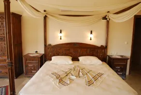 An Unspoilt Setting, Luxurious Surroundings and a Warm, Personal Welcome - Værelse