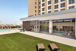 Embassy Suites by Hilton Denton Convention Center - Piscine