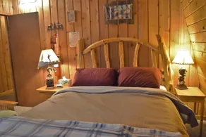 The Lodge on Shawnee Trail | Wifi, Hot tub - Værelse