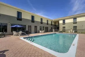 Rodeway Inn Wesley Chapel - Piscine