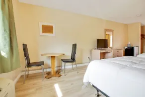 Rotex Western Inn - Chambre