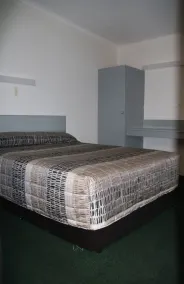 Bourbong St Motel - Room