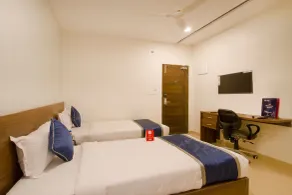 Collection O SSR Royal Suites - Room
