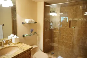 1034 Cooper Ave E #25a - Badezimmer