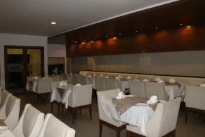 Hotel Apra Inn - Restaurant