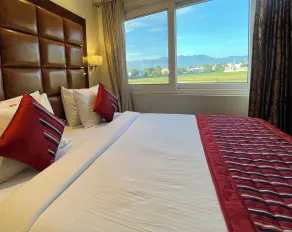 Hotel Guru Surbhi - Vue de la chambre