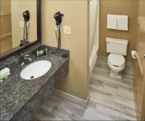 LivINN Hotel St Paul East / Maplewood - Salle de bain