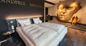 V8 HOTEL Motorworld Region Stuttgart - Chambre