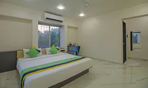 Treebo Atithi Comforts Inn - Room