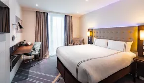 Premier Inn Frankfurt Messe - Room