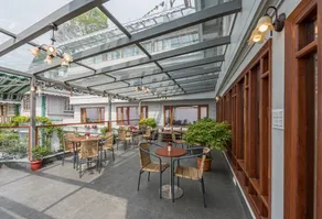 Udaan Dekeling Resort Darjeeling - Restaurant