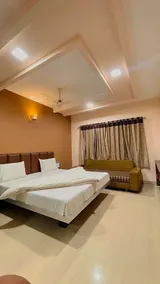 Hotel Ashapura Palace by Sky Stays - Habitación