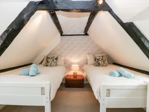 7 Church Lane - Room