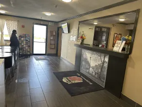 Super 8 by Wyndham Baltimore/Essex Area - Hall
