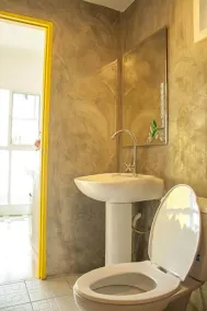 The Sunflower Holiday Hostel - Bathroom