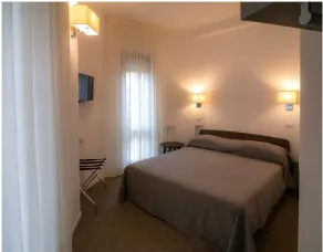 Hotel Caraibi - Breakfast Until 11-00 and Dinner-Mirabilandia Partner - Værelse