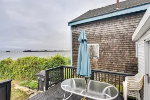 Massachusetts Vacation Rental: 5 Mi to Fall River - Interior