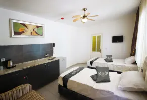 Gold Twins Boutique Hotel - Zimmer