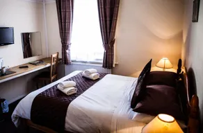 Queen Anne's Guest House - Room
