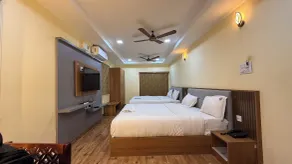 Lakshmi Narayana Grand - Bathroom