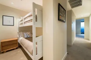 Platinum Apartments at Freshwater - Zimmer