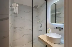 ONE Atmosphere Suites - Corner Walk - Bad