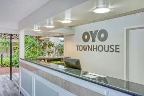 OYO Townhouse Tulsa Woodland Hills - Lobby