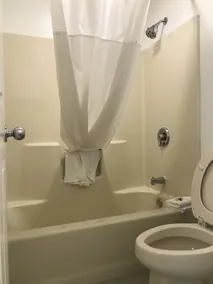 Baymont by Wyndham Anderson Clemson - Salle de bain