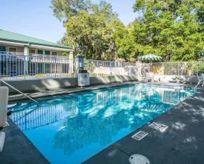 Quality Inn & Suites near Panama City Beach - Piscine