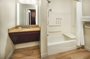 TownePlace Suites by Marriott Garden City - Salle de bain