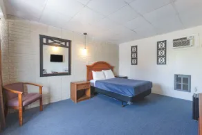 Sonrise Inn Lincoln Hwy By OYO - Room