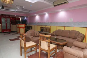 OYO 26906 Hotel Tarang - Lobby
