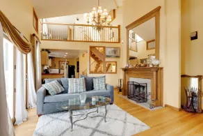 Private Deck & City Views! Spacious Cincinnati Apt - Innvendig