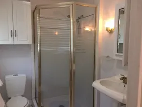 Lovely Studio with a Pool - Bathroom
