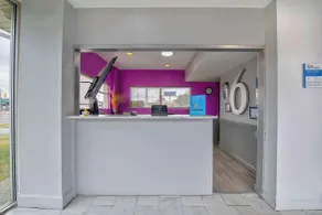 Motel 6 Tuscaloosa AL University - Lobby