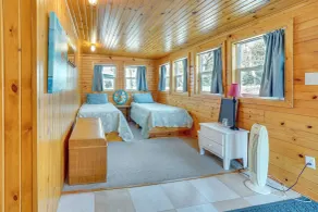 Waterfront Crofton Cabin - Boat Dock & Fire Pit! - Innvendig