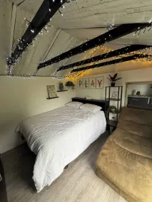 Romantic Cabin Escape in Dawn Euphemia Sunsets Smores - Room