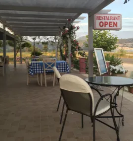 Daphne's Boutique Apartments - Restaurant