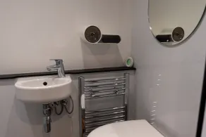Highland Gateway Glamping & Caravanning - Bathroom